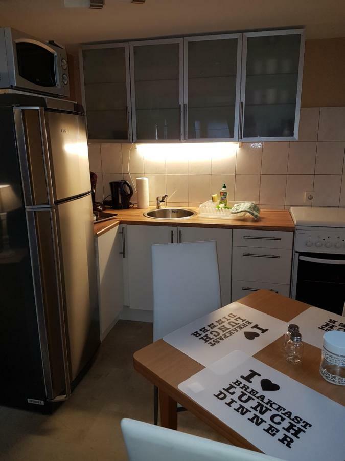 Koln-Bonn Appartment Веселинг Екстериор снимка