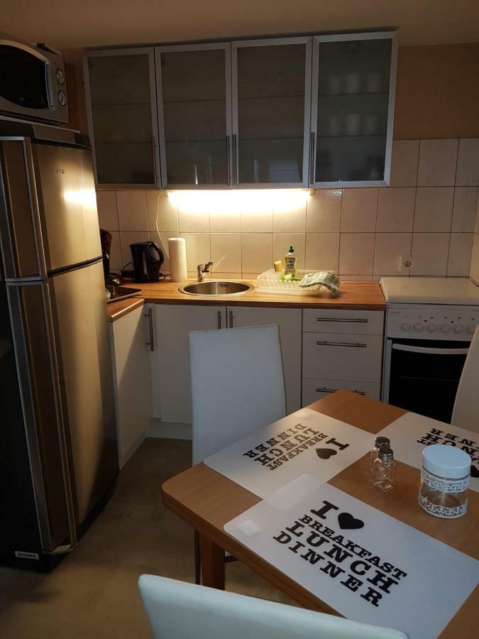 Koln-Bonn Appartment Веселинг Екстериор снимка
