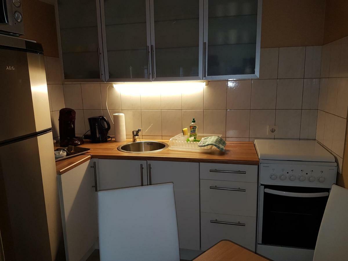 Koln-Bonn Appartment Веселинг Екстериор снимка